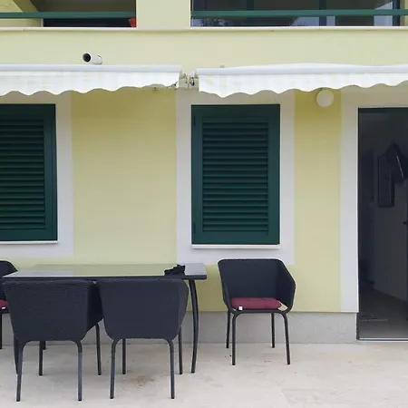 Sea View Apartment, * Primošten